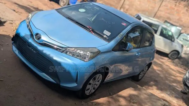 Toyota Vitz 1.5 FWD 5dr 2016 Blue · Photo 1