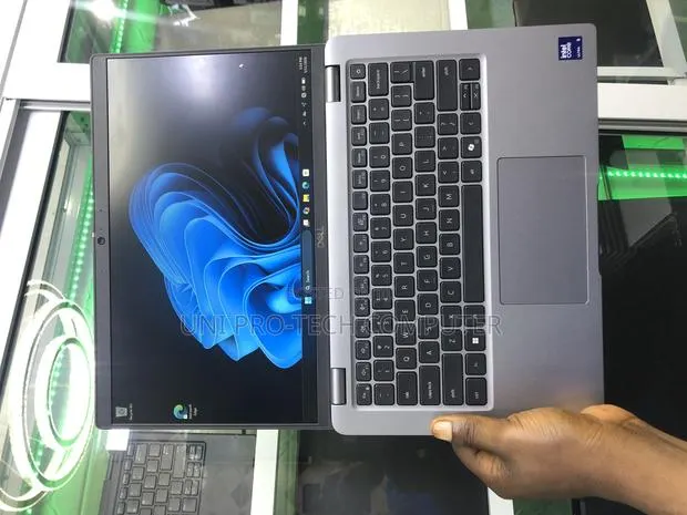 Laptop Dell Precision 3510 16GB Intel Core Ultra 5 SSD 256GB · Photo 1