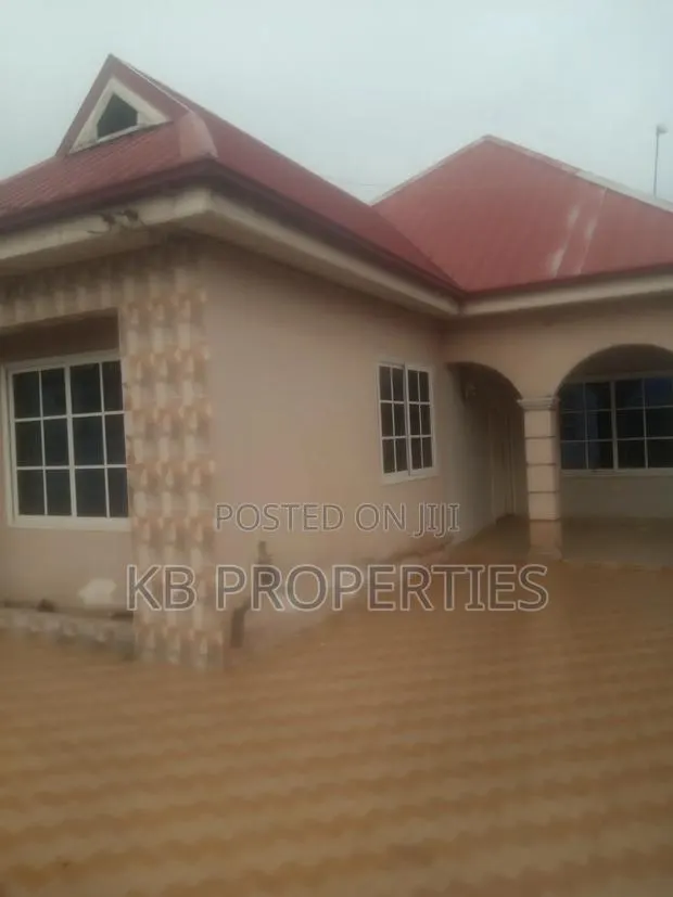 3bdrm House in Kb Properties, Baatsona Total for sale · Photo 1