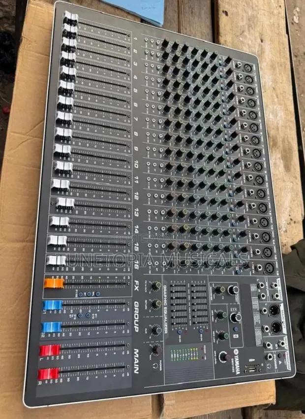 Yamaha Smx1600 16-channel Analog Mixer With Usb And Bluetooth · Photo 1