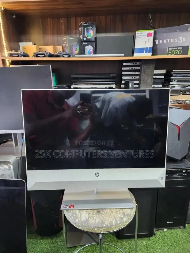 Desktop Computer HP Pavilion 24 8GB AMD Ryzen 5 HDD+SSD 1.5T · Photo 1