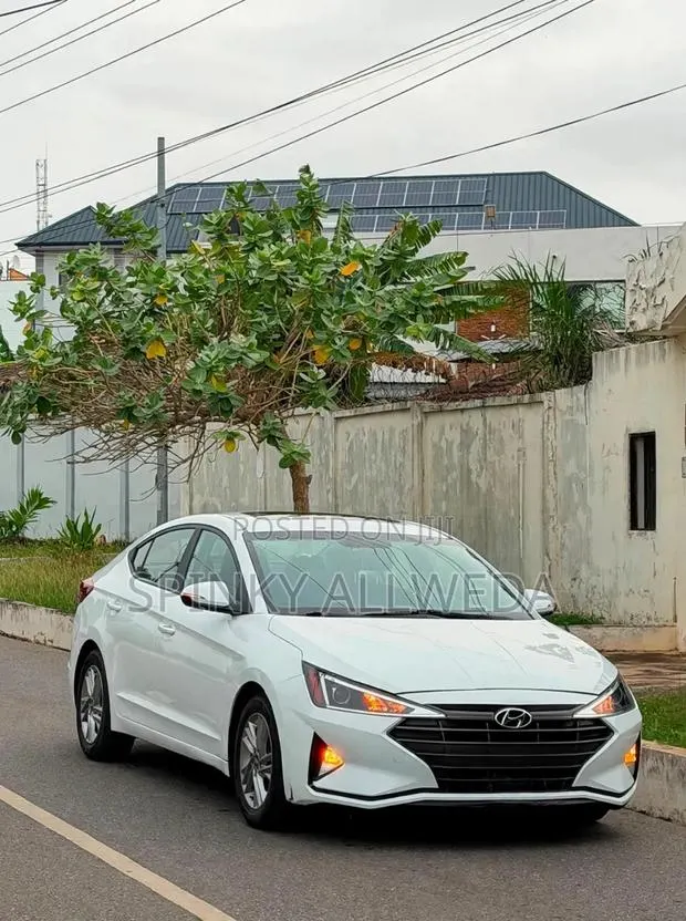 Hyundai Elantra 2020 White · Photo 1