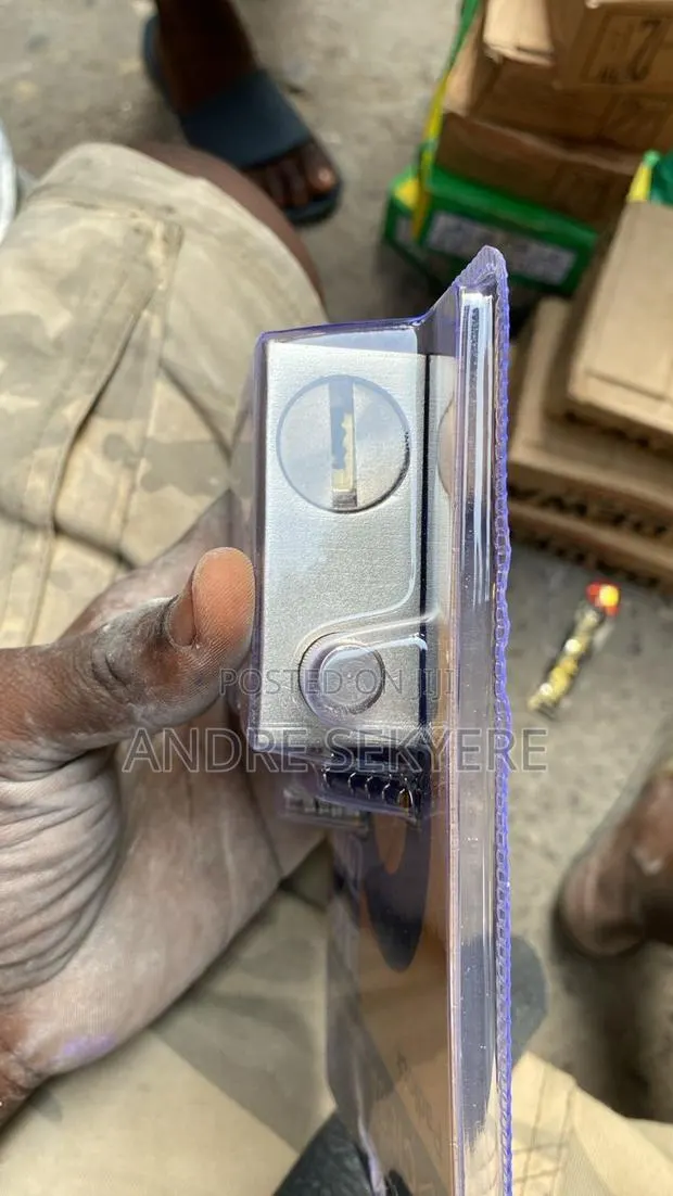 Top Security Padlock · Photo 1