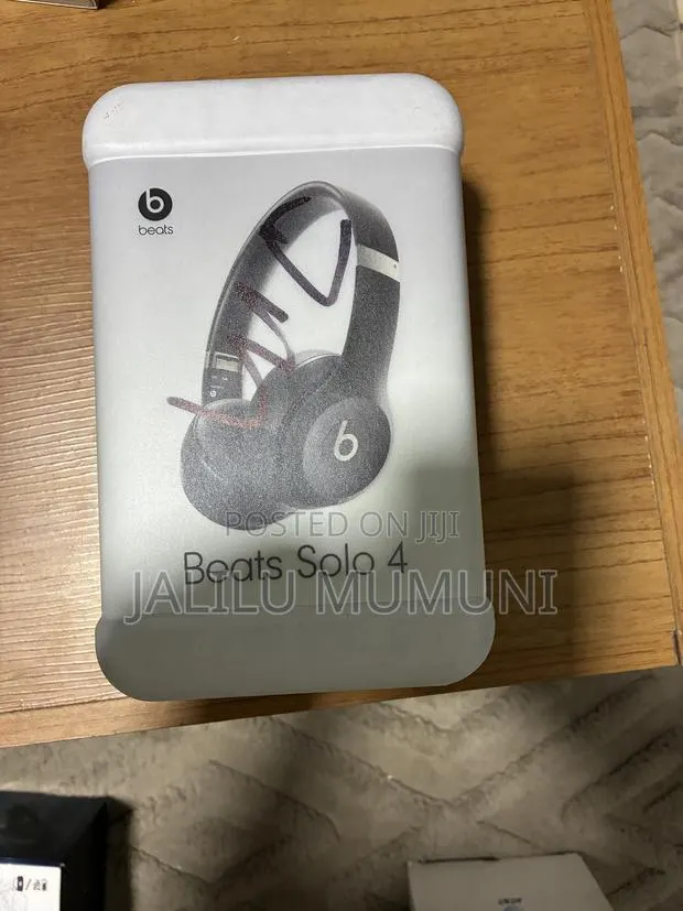 Beats Solo 4 · Photo 1