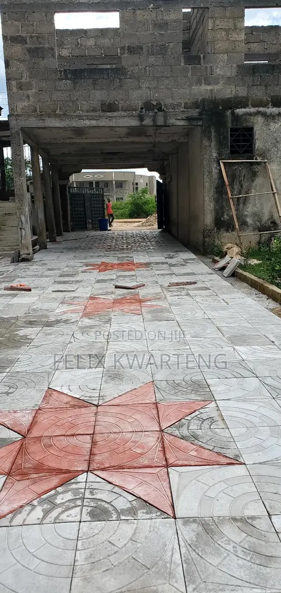 Pavement Tiler · Photo 1