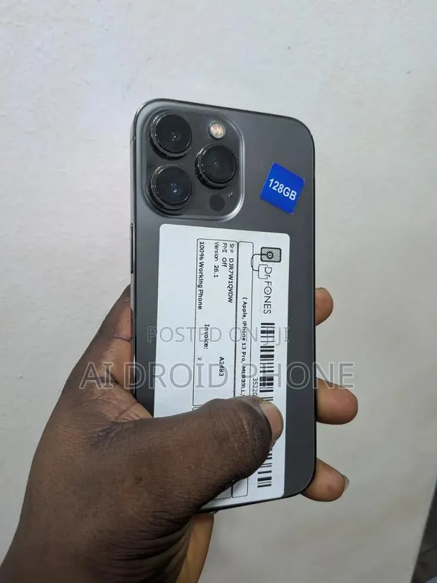 Apple iPhone 13 Pro 128 GB Gray · Photo 1
