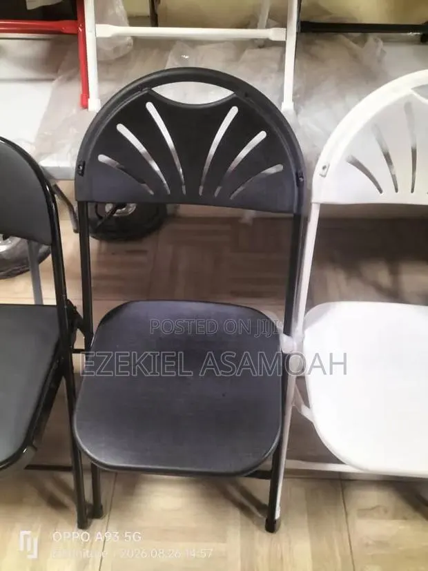 Fan Back Chair · Photo 1