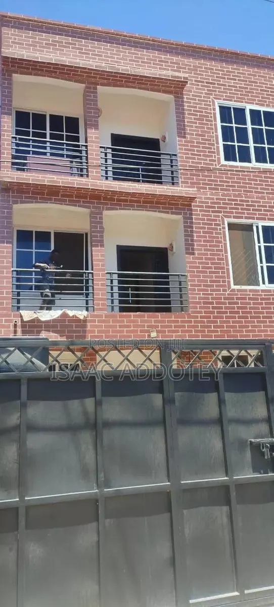 3bdrm Apartment in Lashibi Transforma, Baatsona Total for rent