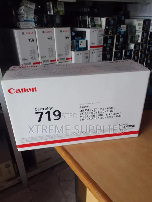 Canon 719 Genuine Toner · Photo 1