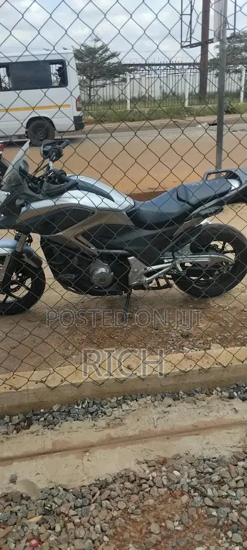Honda 2021 Silver · Photo 1