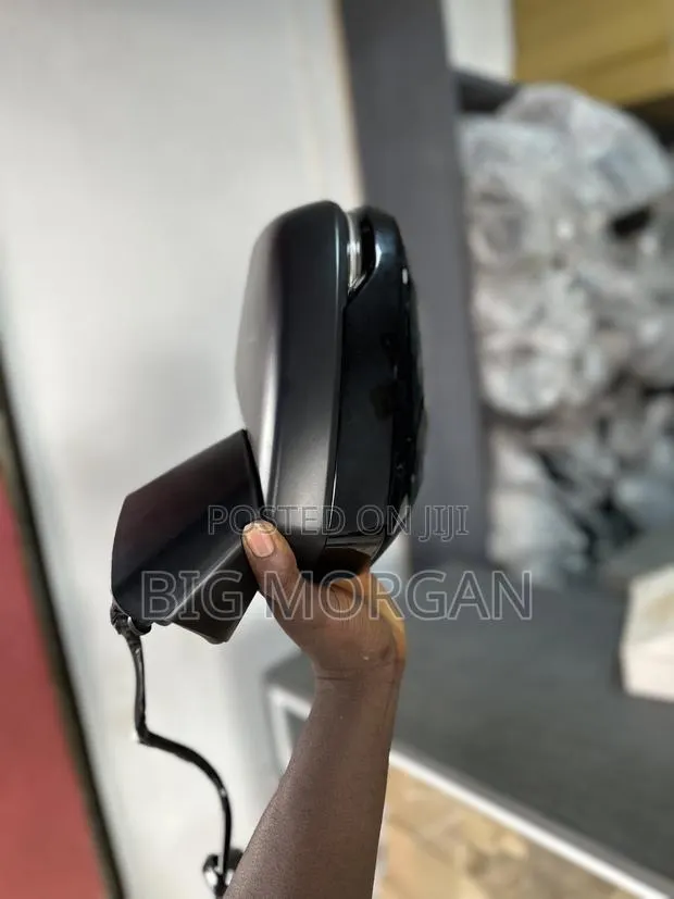 Honda CRV 2023 2024 2025 2026 Mirror With Light and Sensor · Photo 1