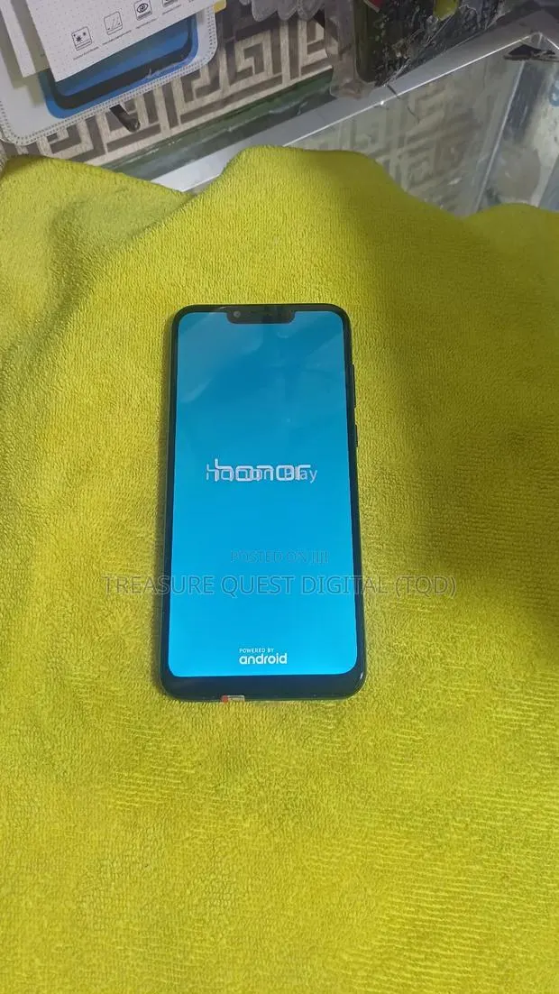 Huawei Honor Play 64 GB Blue · Photo 1