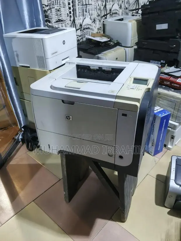 HP Laserjet P3015 · Photo 1