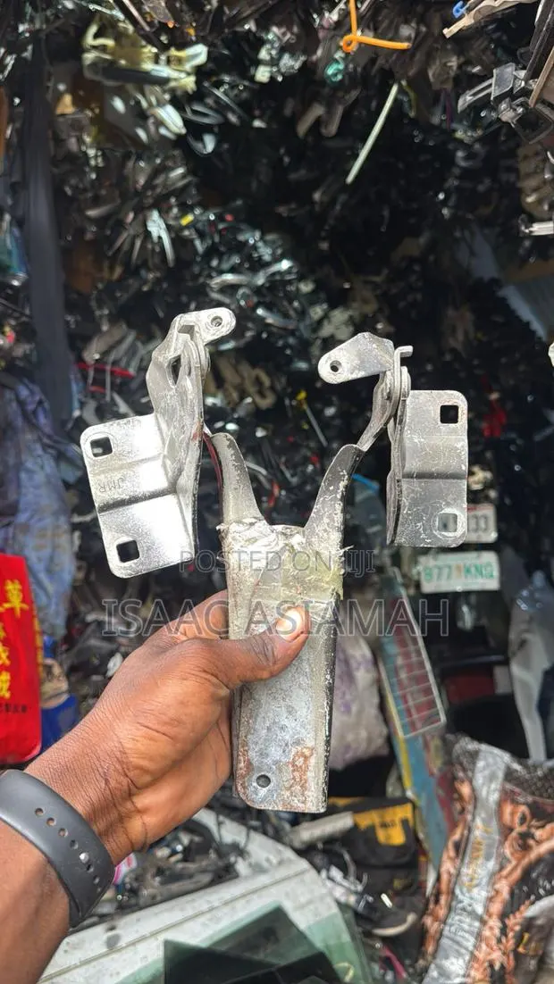 Nissan Rogue 2008,2009,2010,2011,2012,2013 Bonnet Hinge/ Inches · Photo 1