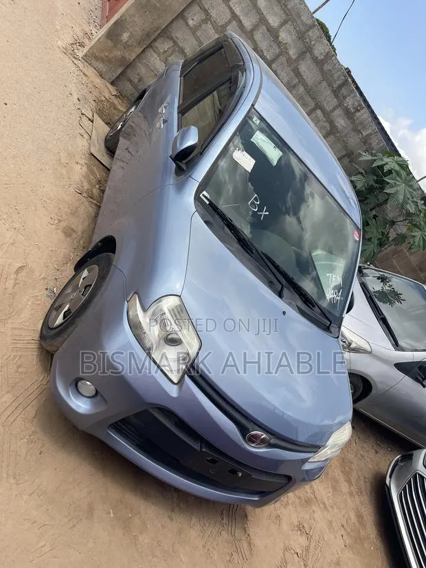 Toyota Sienta 1.5 FWD 2014 Blue · Photo 1