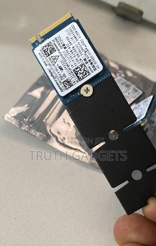 SSD Length Extension Adapter 2230 to 2280 · Photo 1