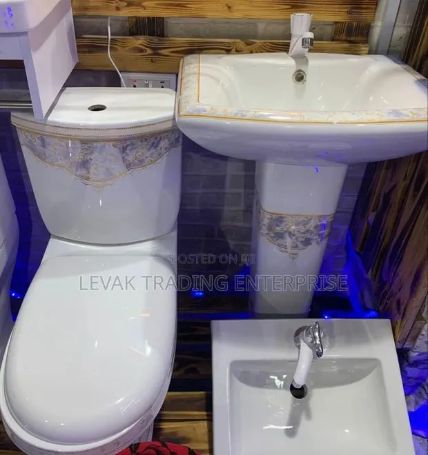 Watercloset- Toilet Seat Water Closet, Wc · Photo 1