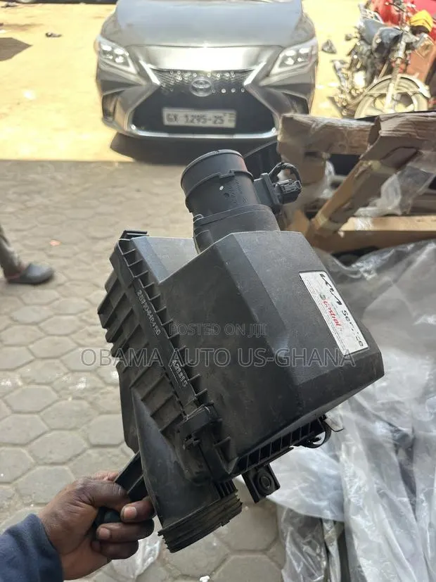Kia Stonic Air Cleaner Filter Box 2017 2018 2019 2020 2021 2022 2023 · Photo 1