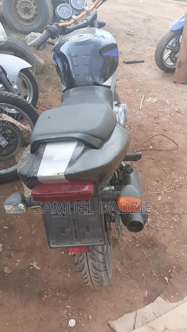 Suzuki Bike 2021 Black · Photo 1