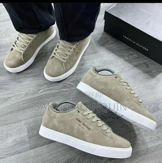 Tommy Hifiger Casual Wear · Photo 1