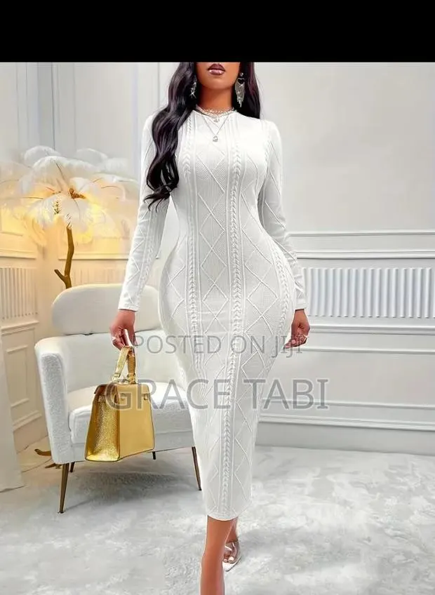 Women's Long Dress · Photo 1