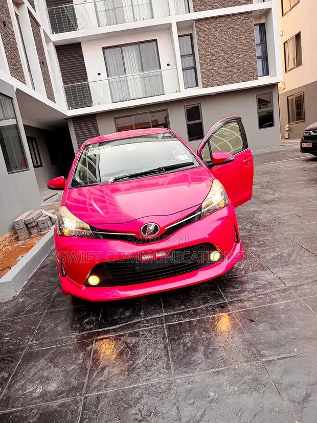 Toyota Vitz 1.3 FWD 5dr 2015 Pink · Photo 1