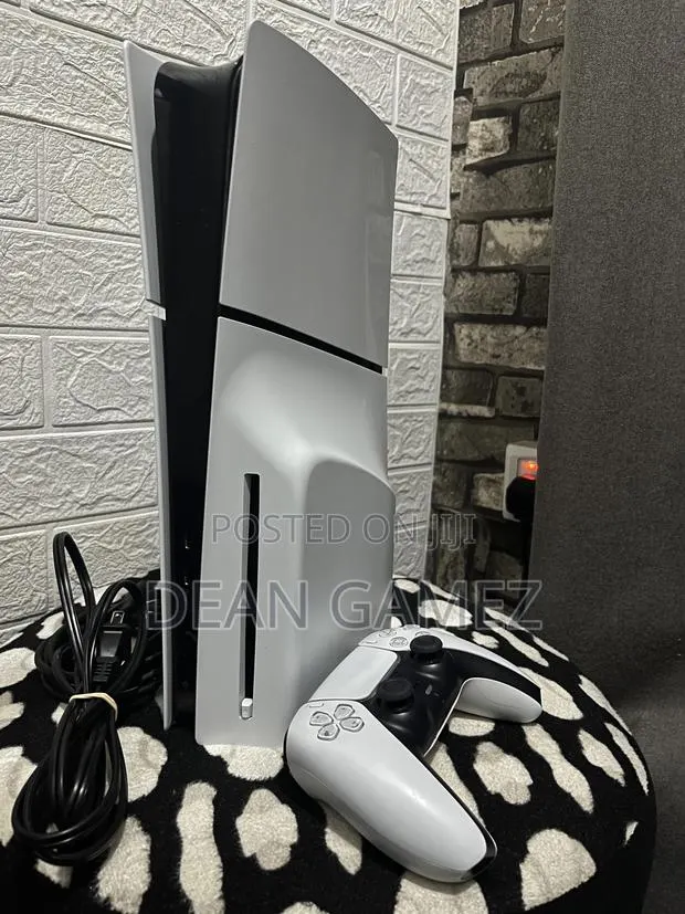 Brand New Ps5 Slim Standard 1tb · Photo 1