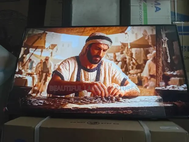 Samsung 43-Inch Home Entertainment Smart Tv · Photo 1