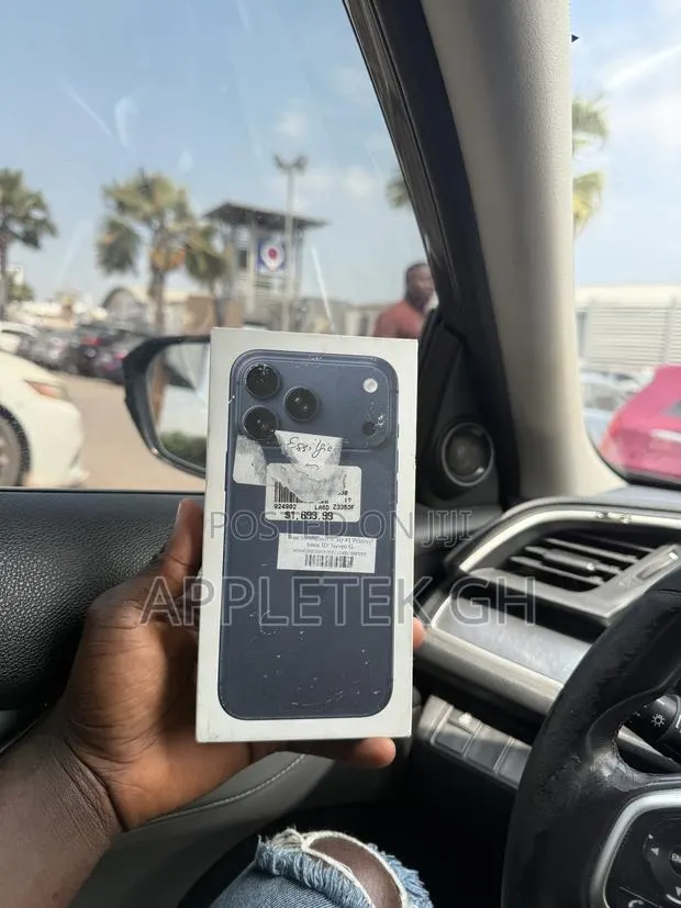 New Apple iPhone 17 Pro Max 1 TB Blue · Photo 1