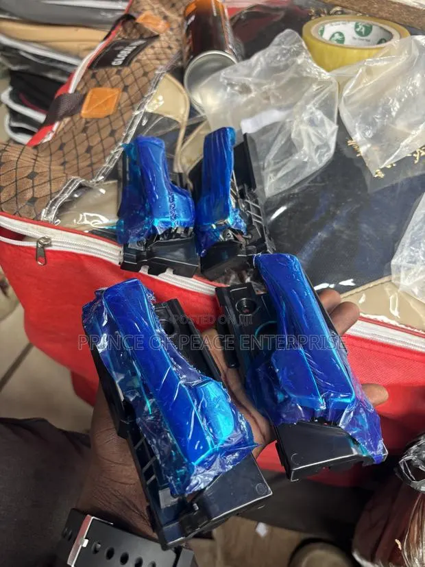 Hyundai Accent 2012 2013 2014 Inside Door Handles Set of 4 · Photo 1
