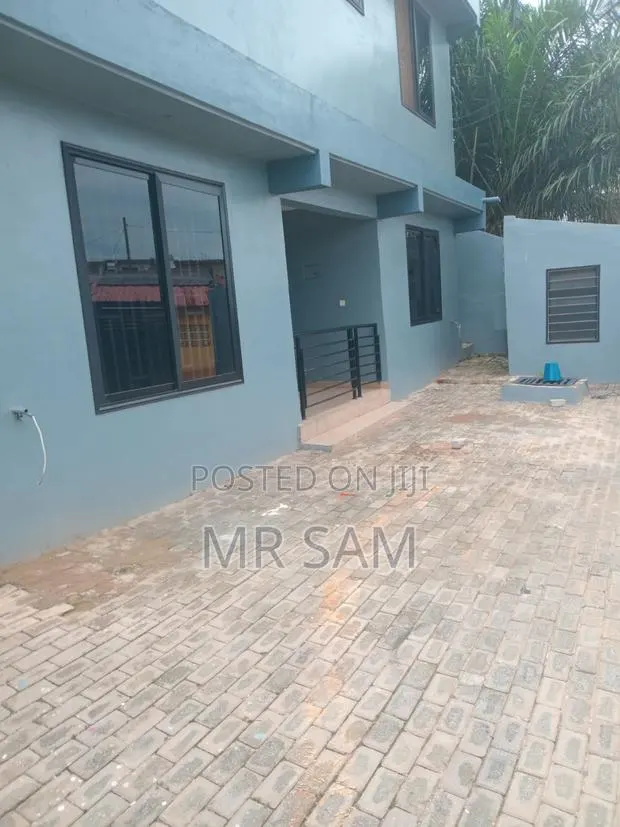 6bdrm Apartment in Sam Properties, Mallam for sale · Photo 1