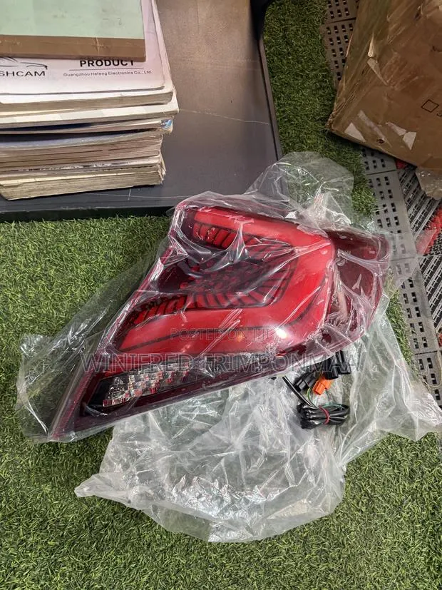 Honda Civic 2016,2017,2018,2019 Spec Tail Light · Photo 1