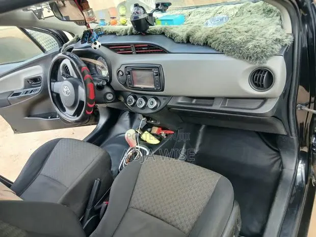Toyota Yaris · Photo 1