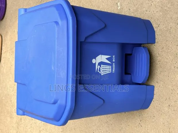 30ltr Pedal Dustbin · Photo 1