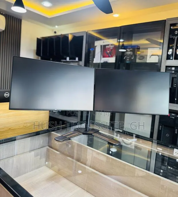 Dell 24” Dual Ips Edgeless Display Monitors · Photo 1