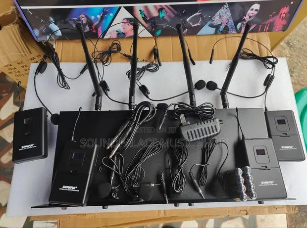 Shure U-6600 4-in-1 Professional Wireless Lapel Microphone System · Photo 1