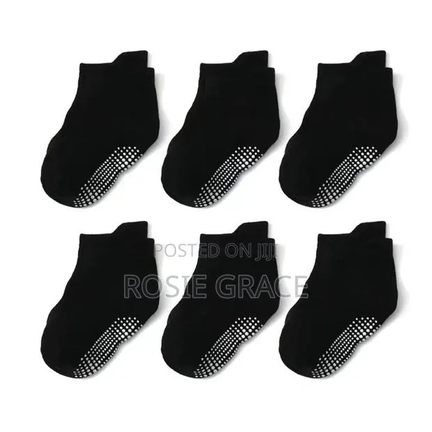 3 Pair Anti-Slip Socks · Photo 3