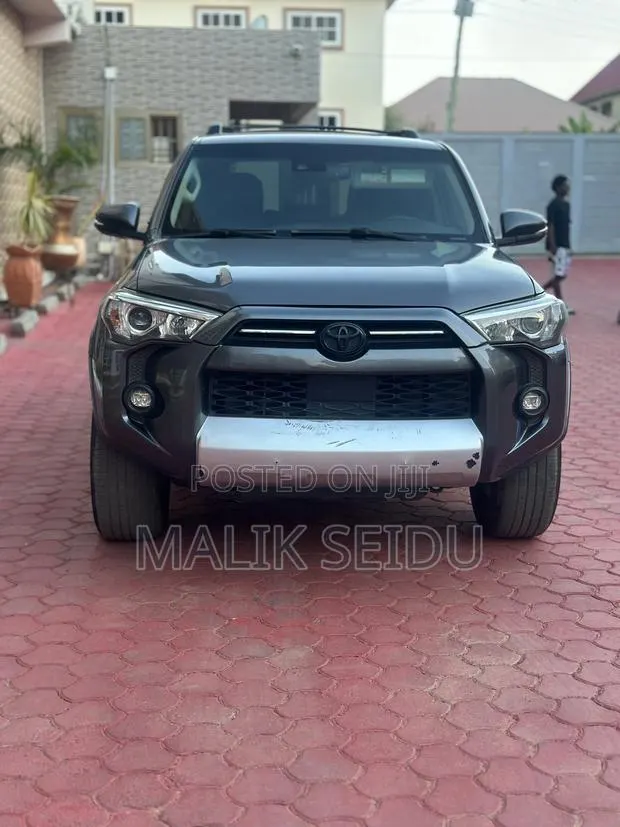 Toyota 4-Runner 2021 Gray · Photo 1