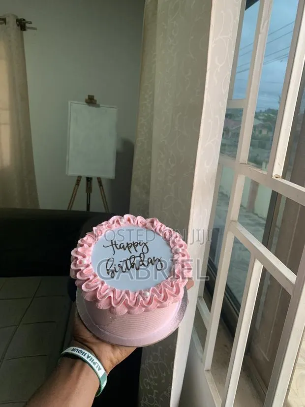 5inch Birthday Cake · Photo 1