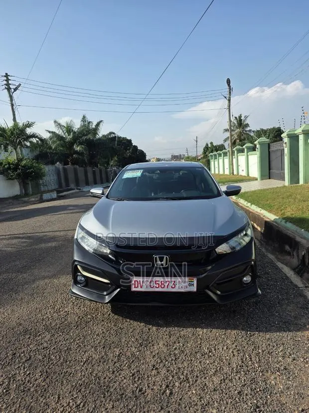 Honda Civic Sport Touring Hatchback 2018 Silver · Photo 1