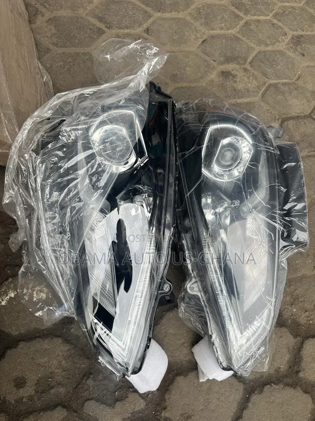 Nissan Sentra Headlight 2016-2017-2018-2019-2020 LED Head Light · Photo 1