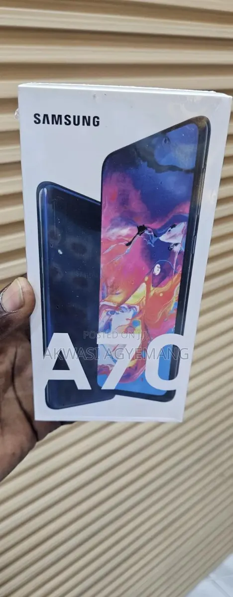 New Samsung Galaxy A70 128 GB Blue · Photo 1