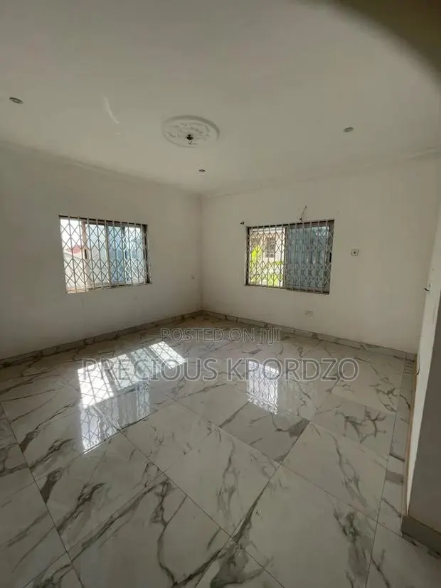 1bdrm Room & Parlour in Adenta Commandos for rent · Photo 1