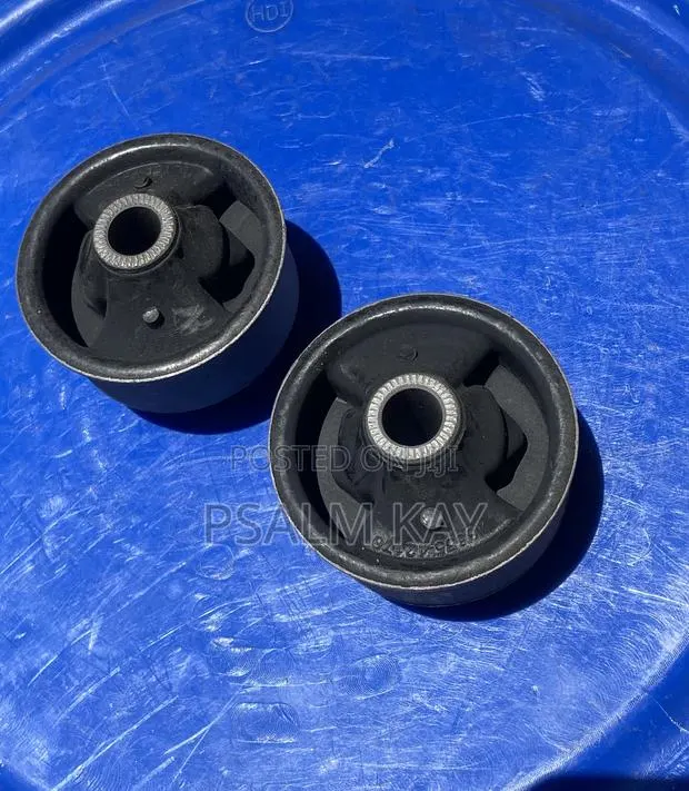 Corolla/Vibe/Matrix Lower Bushings Brand New · Photo 1