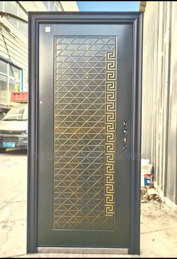 High Q Paladn Anti Rust Single Golden Color Door Available S/Oh/Double · Photo 1