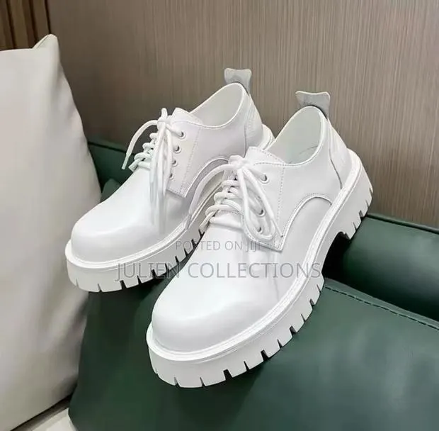 Balenciaga Leather White · Photo 1