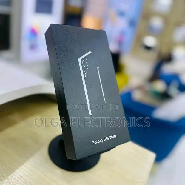 New Samsung Galaxy S25 Ultra 1 TB Black · Photo 1