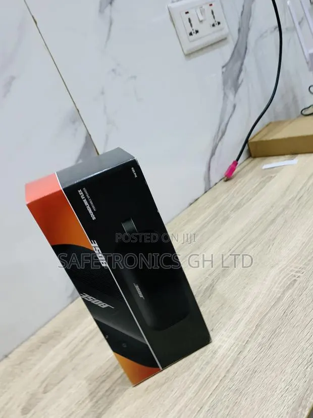 Correct Sleek Bose SoundLink Flex Portable Speaker (2nd Gen) · Photo 1