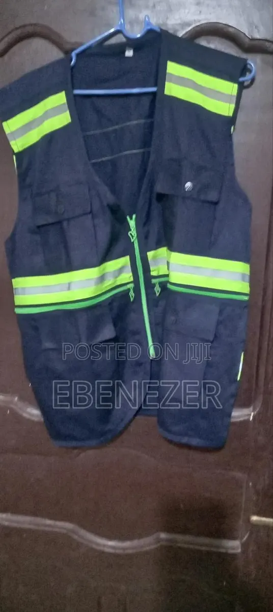 Media Vest · Photo 1