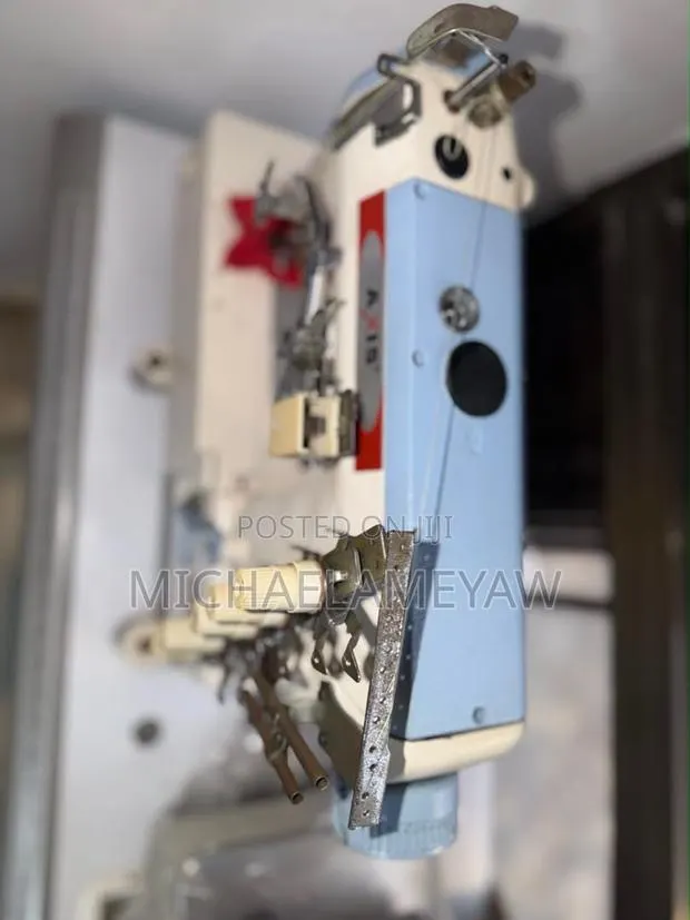 Axis Flatbed Interlock Machine · Photo 4
